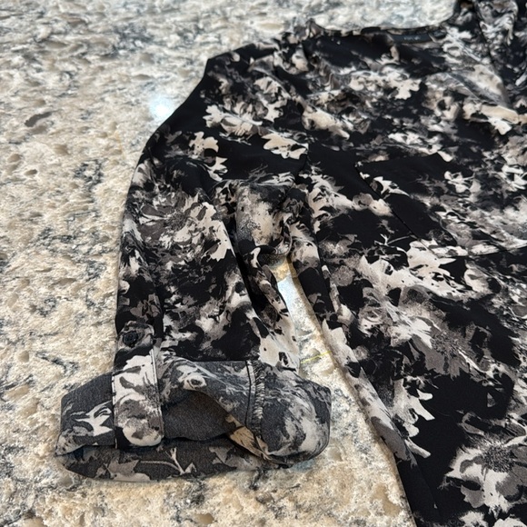 Apt 9 | Floral Long Sleeve Blouse in Black & White Size XL - Picture 4 of 11